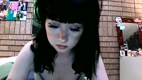 Layla Kills online show from 6, 2, 2025