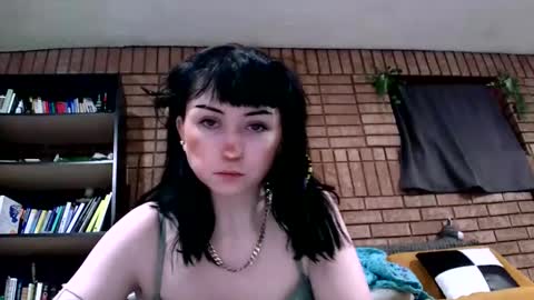 Layla Kills online show from 11, 2, 2025