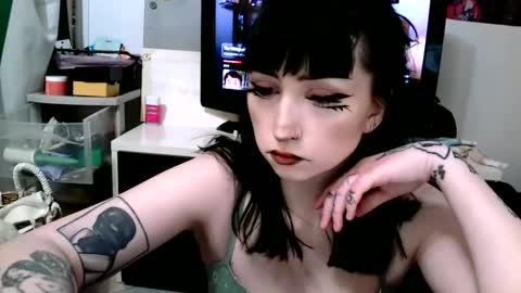 Layla Kills online show from 1, 3, 2025