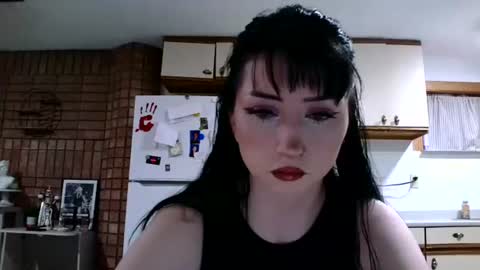 Layla Kills online show from 20, 9, 2025