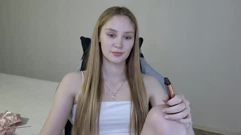 Snapshot of laylapretty001 chatting on 12, 2, 2025 LaylaPretty001 online show from 12, 2, 2025