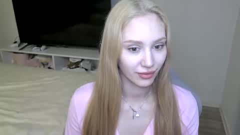 LaylaPretty001 online show from 25, 3, 2026