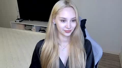 Snapshot of laylapretty001 chatting on 6, 7, 2026 LaylaPretty001 online show from 6, 7, 2026