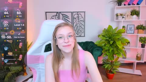 layriantavee online show from 1, 2, 2025