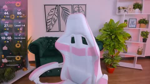 layriantavee online show from 2, 2, 2025