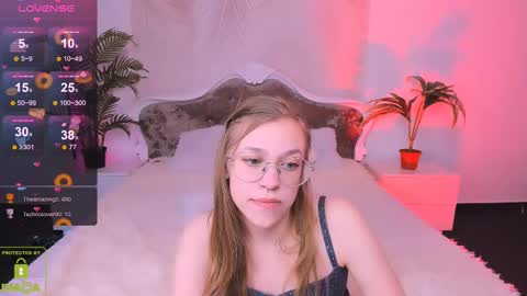 layriantavee online show from 12, 2, 2025