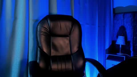 Lea Velle online show from 26, 11, 2025