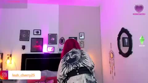 Snapshot of leah_cherry chatting on 17, 6, 2026 Leah online show from 17, 6, 2026