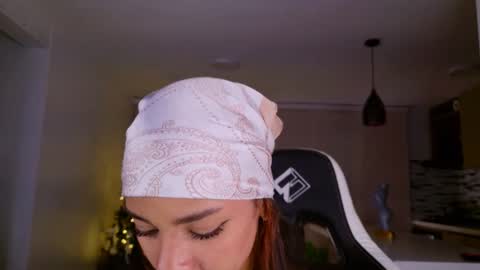 leah_cute3 online show from 19, 12, 2025