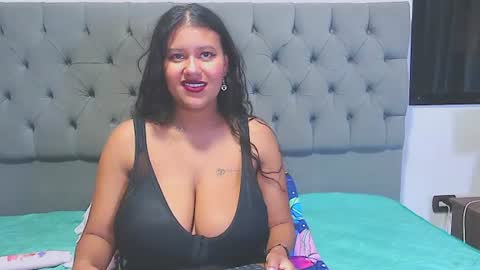 Snapshot of leah_gomed chatting on 25, 7, 2026 Leah online show from 25, 7, 2026