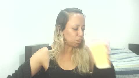 leah_susman online show from 1, 11, 2025