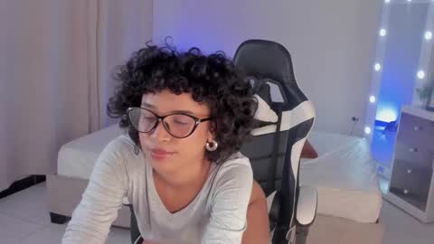 leahaltomm online show from 12, 2, 2025