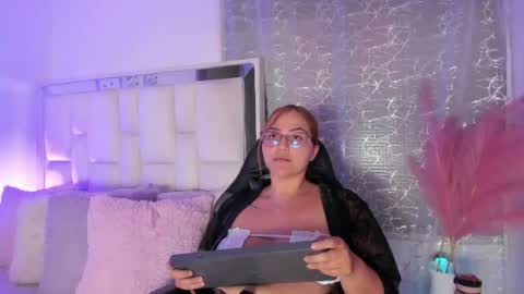 Snapshot of leahbarker chatting on 1, 7, 2026 Leah online show from 1, 7, 2026