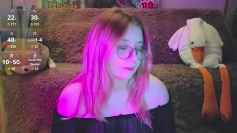 Snapshot of leahlovejoy chatting on 2, 8, 2026 Leah online show from 2, 8, 2026