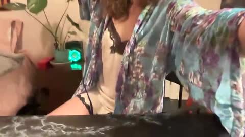 Leah Sparkles online show from 3, 12, 2024