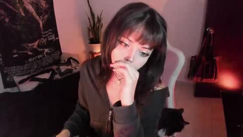  Amelia Black  OF AMELIABLACK666 I lost all my thumbs up help me to get 80 online show from 11, 9, 2025