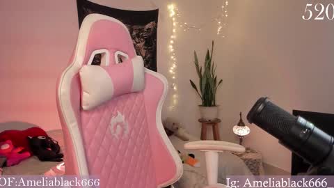  Amelia Black  OF AMELIABLACK666 I lost all my thumbs up help me to get 80 online show from 15, 12, 2025