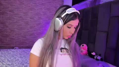 Snapshot of leandraxts chatting on 7, 11, 2025 Maria Leandra Lopeira online show from 7, 11, 2025