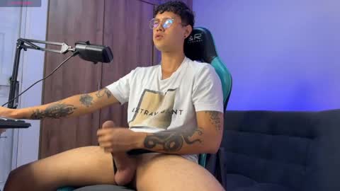 Snapshot of leaneseb chatting on 25, 4, 2026 leaneseb online show from 25, 4, 2026