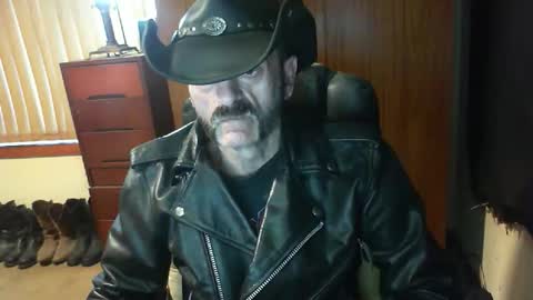 Snapshot of leathergreaser chatting on 27, 4, 2026 leathergreaser online show from 27, 4, 2026