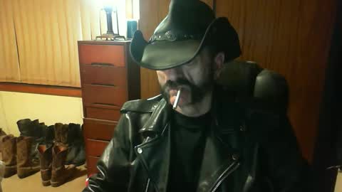 Snapshot of leathergreaser chatting on 1, 5, 2026 leathergreaser online show from 1, 5, 2026