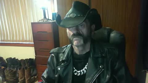 Snapshot of leathergreaser chatting on 6, 5, 2026 leathergreaser online show from 6, 5, 2026