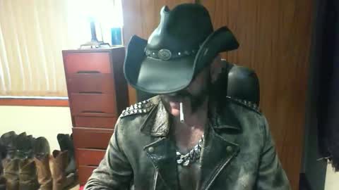 Snapshot of leathergreaser chatting on 13, 5, 2026 leathergreaser online show from 13, 5, 2026
