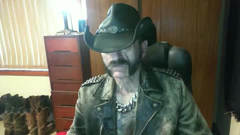 Snapshot of leathergreaser chatting on 15, 5, 2026 leathergreaser online show from 15, 5, 2026
