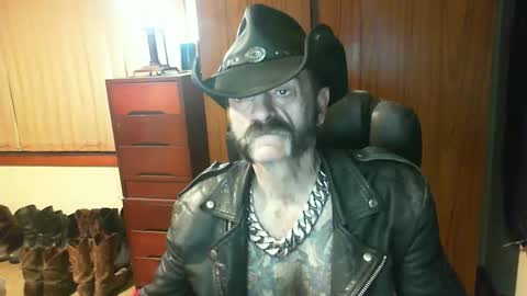 Snapshot of leathergreaser chatting on 18, 5, 2026 leathergreaser online show from 18, 5, 2026