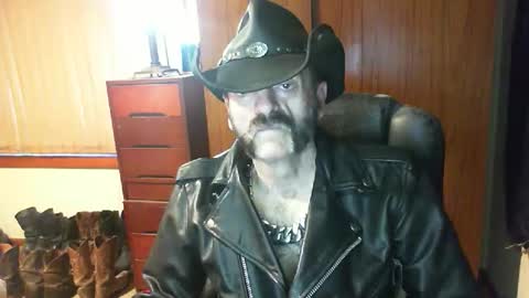 Snapshot of leathergreaser chatting on 18, 5, 2026 leathergreaser online show from 18, 5, 2026