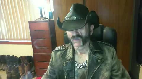 Snapshot of leathergreaser chatting on 19, 5, 2026 leathergreaser online show from 19, 5, 2026