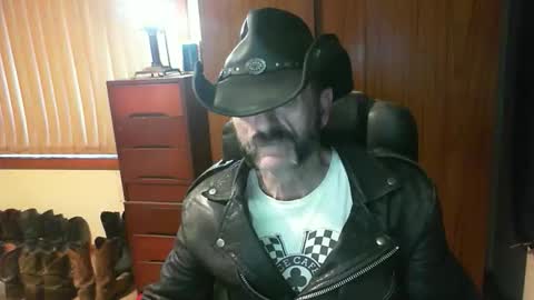 Snapshot of leathergreaser chatting on 20, 5, 2026 leathergreaser online show from 20, 5, 2026