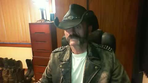Snapshot of leathergreaser chatting on 24, 5, 2026 leathergreaser online show from 24, 5, 2026
