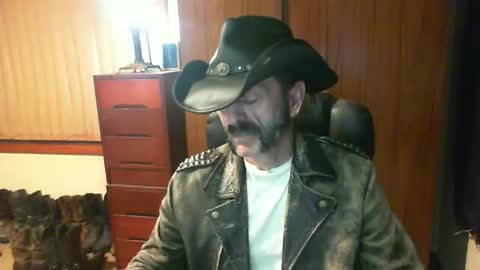 Snapshot of leathergreaser chatting on 25, 5, 2026 leathergreaser online show from 25, 5, 2026