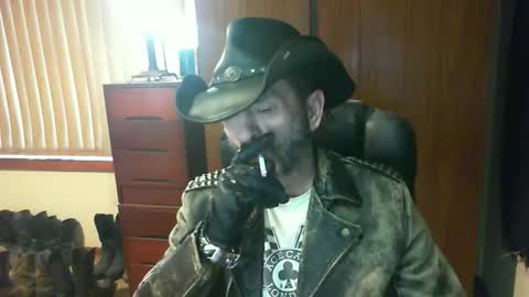 Snapshot of leathergreaser chatting on 27, 5, 2026 leathergreaser online show from 27, 5, 2026