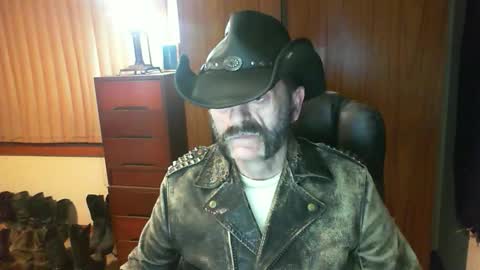 Snapshot of leathergreaser chatting on 28, 5, 2026 leathergreaser online show from 28, 5, 2026
