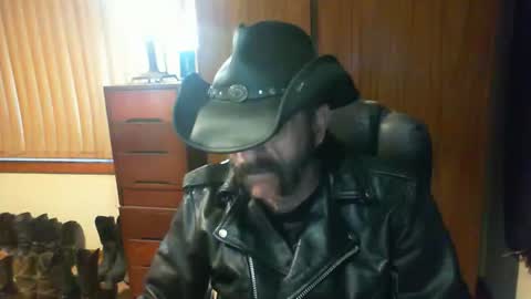 Snapshot of leathergreaser chatting on 29, 5, 2026 leathergreaser online show from 29, 5, 2026