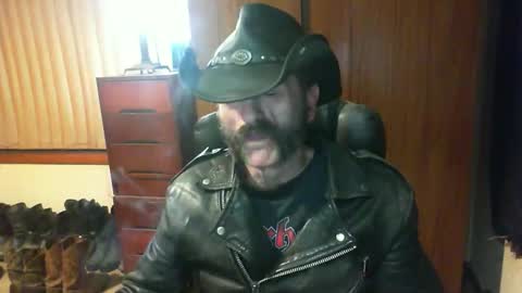 Snapshot of leathergreaser chatting on 31, 5, 2026 leathergreaser online show from 31, 5, 2026