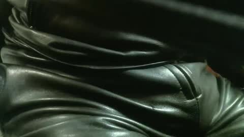 Snapshot of leathermotocross001 chatting on 21, 11, 2025 Leathermotocross online show from 21, 11, 2025