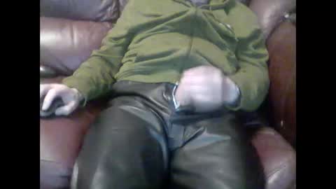 leatherpants68 online show from 10, 10, 2025