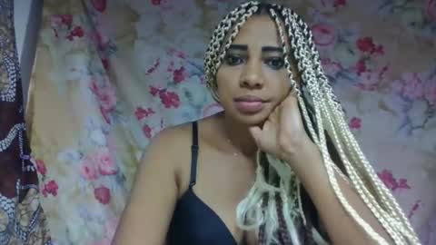 Snapshot of leatianaa chatting on 23, 5, 2026 leatianaa online show from 23, 5, 2026