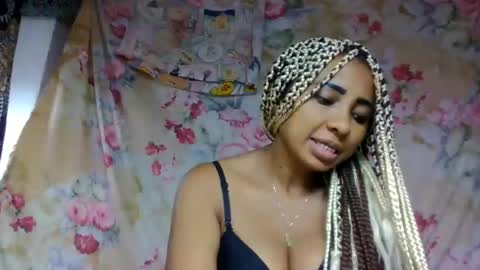 Snapshot of leatianaa chatting on 24, 5, 2026 leatianaa online show from 24, 5, 2026