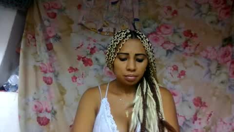Snapshot of leatianaa chatting on 25, 5, 2026 leatianaa online show from 25, 5, 2026