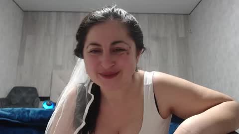Snapshot of ledi_marin chatting on 1, 2, 2026 Marina Magician online show from 1, 2, 2026