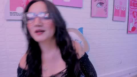 Snapshot of leeah_carter chatting on 14, 5, 2026 Leah Carter online show from 14, 5, 2026
