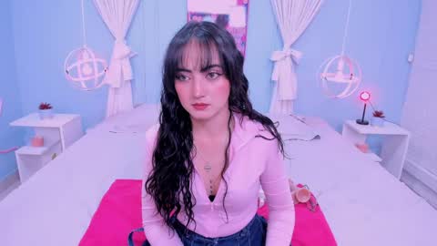 Snapshot of leeah_carter chatting on 23, 5, 2026 Leah Carter online show from 23, 5, 2026