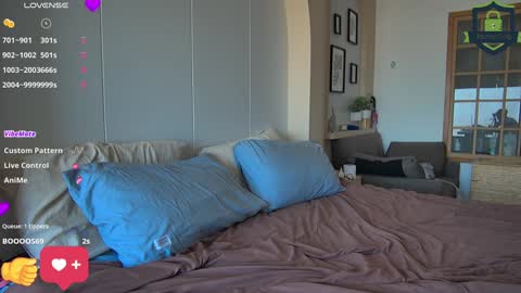 ELSA AND SAM     online show from 12, 12, 2024