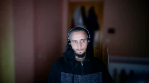 Snapshot of lefrenchiies chatting on 17, 11, 2025 lefrenchiies online show from 17, 11, 2025