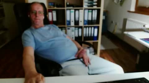 Snapshot of lefti27 chatting on 27, 4, 2026 Dave online show from 27, 4, 2026