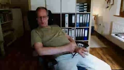 Snapshot of lefti27 chatting on 19, 5, 2026 Dave online show from 19, 5, 2026